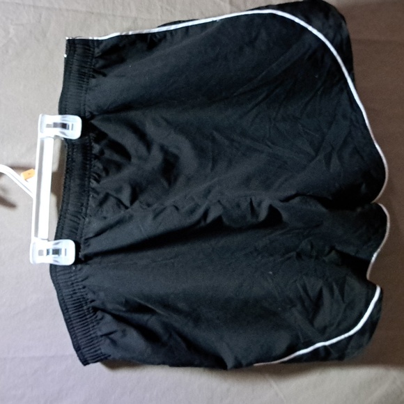 NWT woman's shorts - Picture 3 of 6